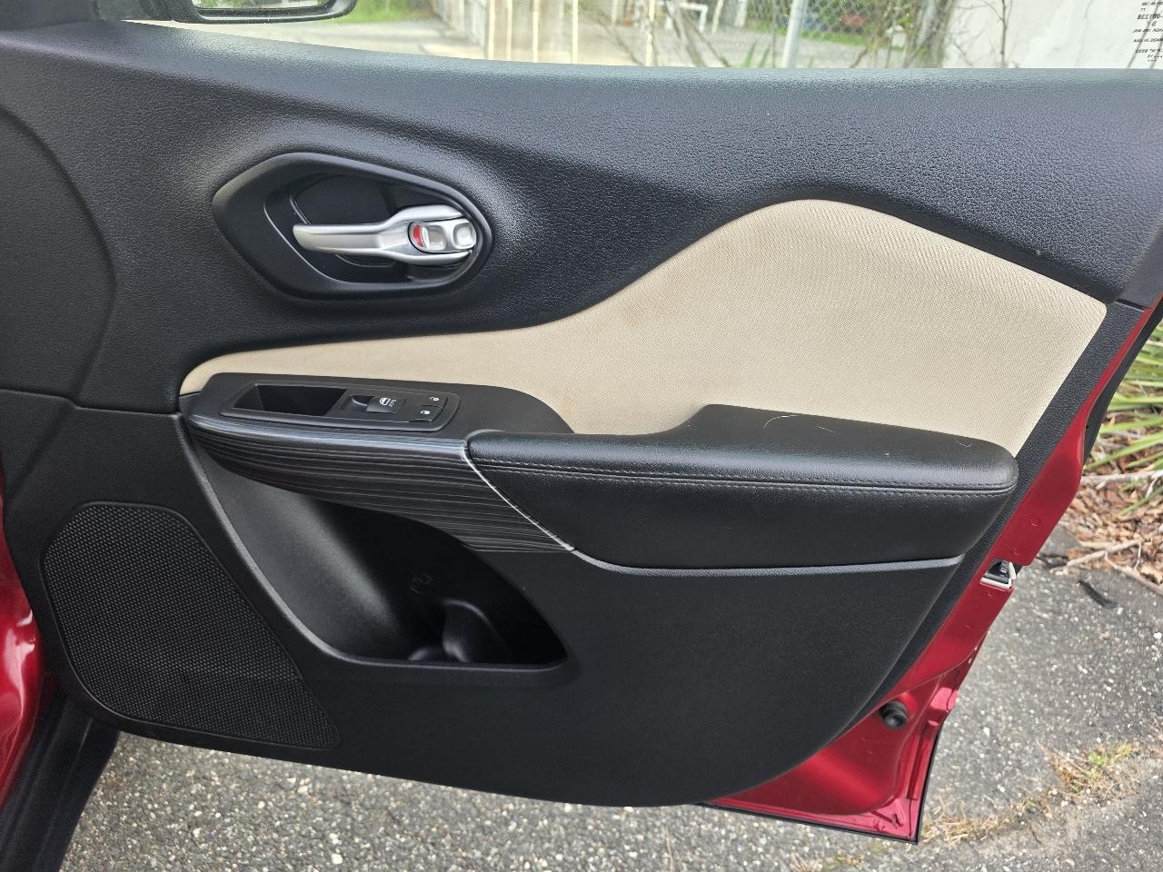 Jeep Cherokee Latitude 4WD 2015