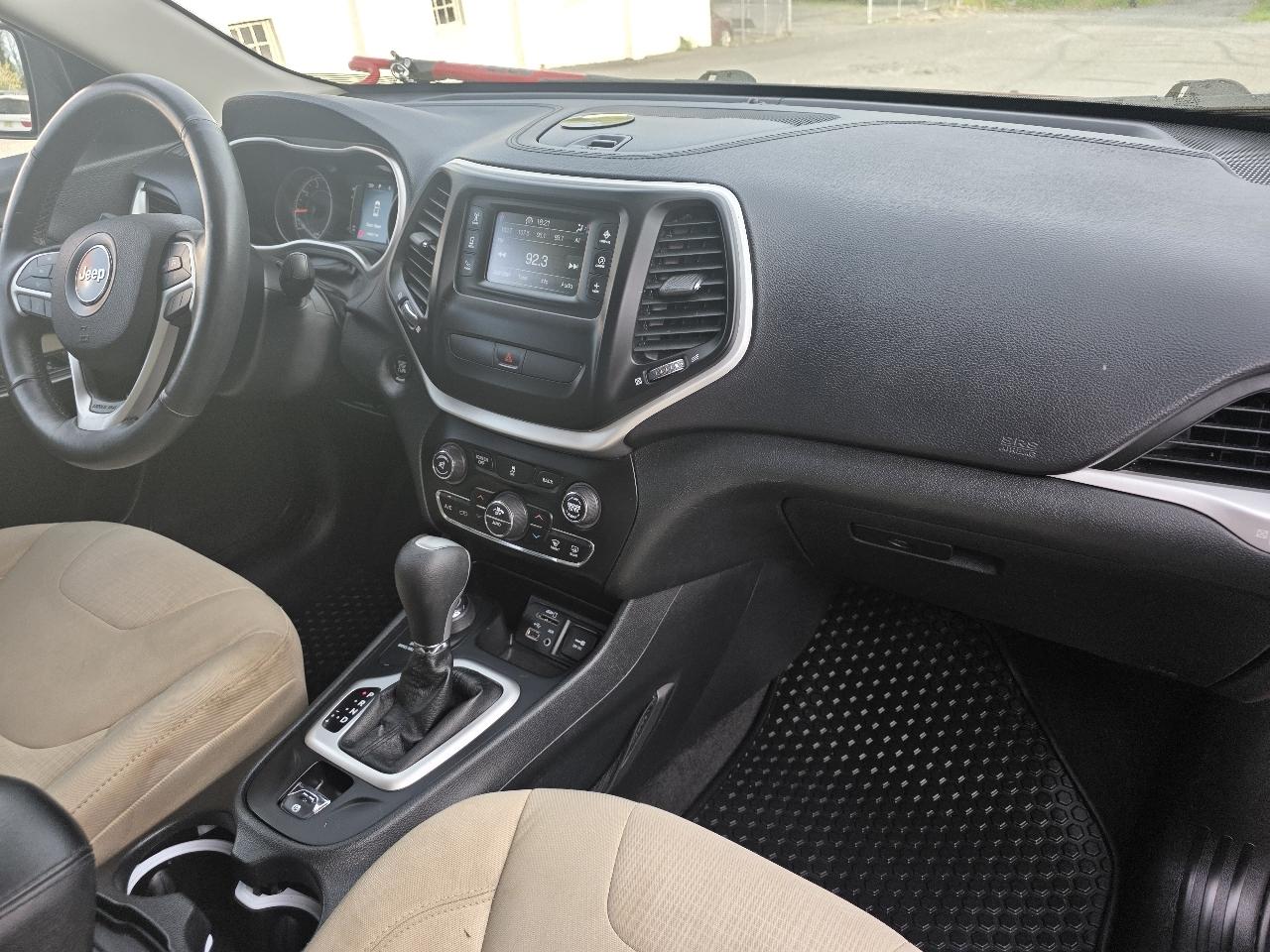 Jeep Cherokee Latitude 4WD 2015