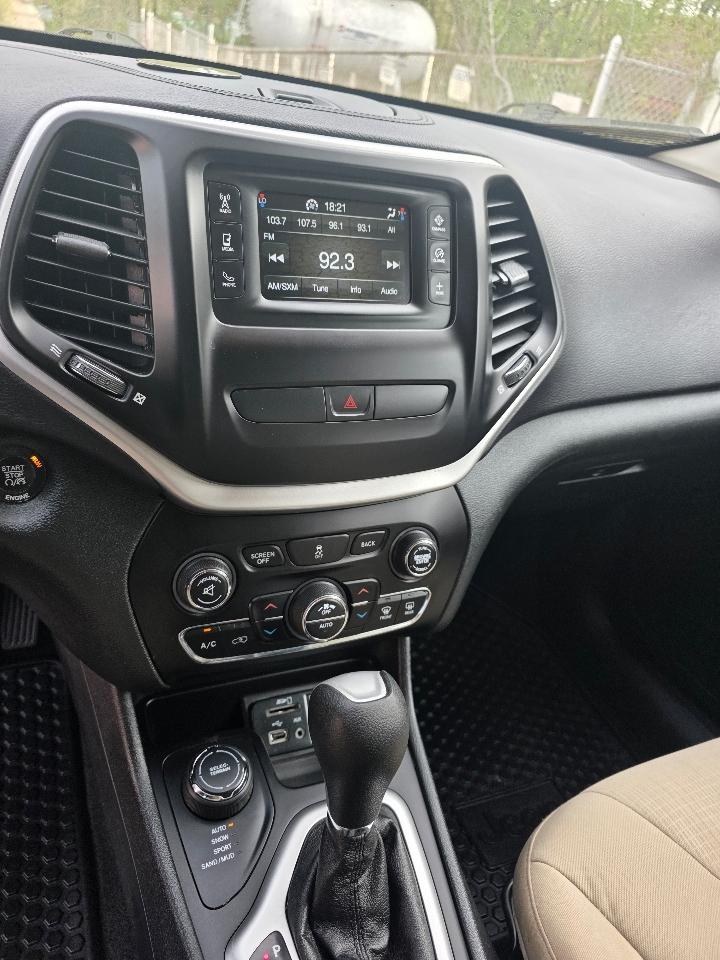 Jeep Cherokee Latitude 4WD 2015