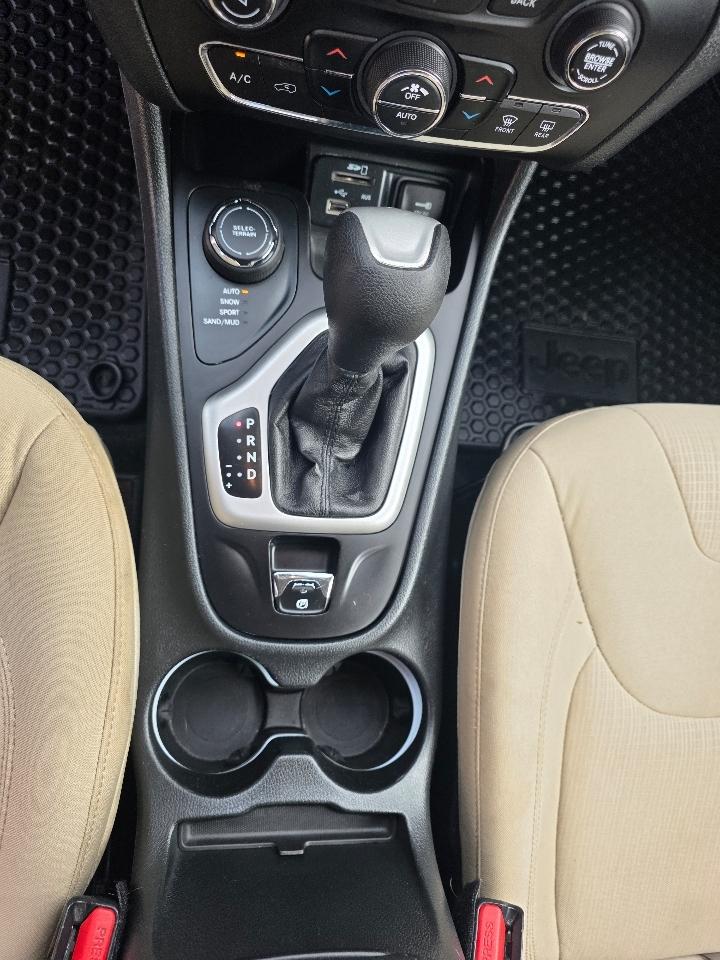 Jeep Cherokee Latitude 4WD 2015