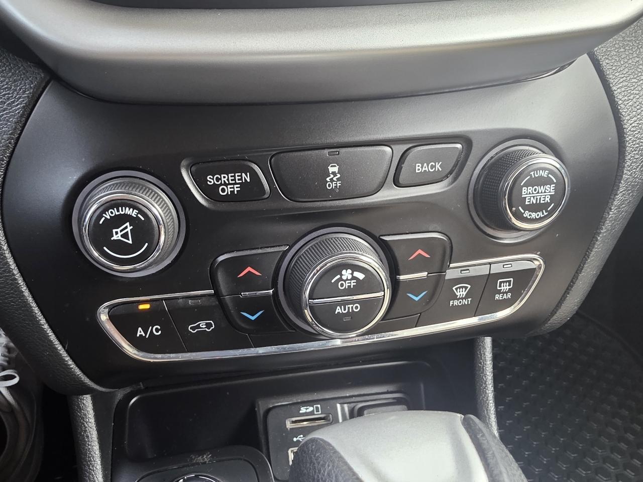 Jeep Cherokee Latitude 4WD 2015