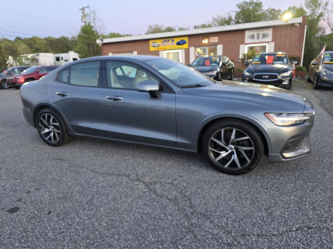 Volvo S60 T6 Momentum AWD 2019