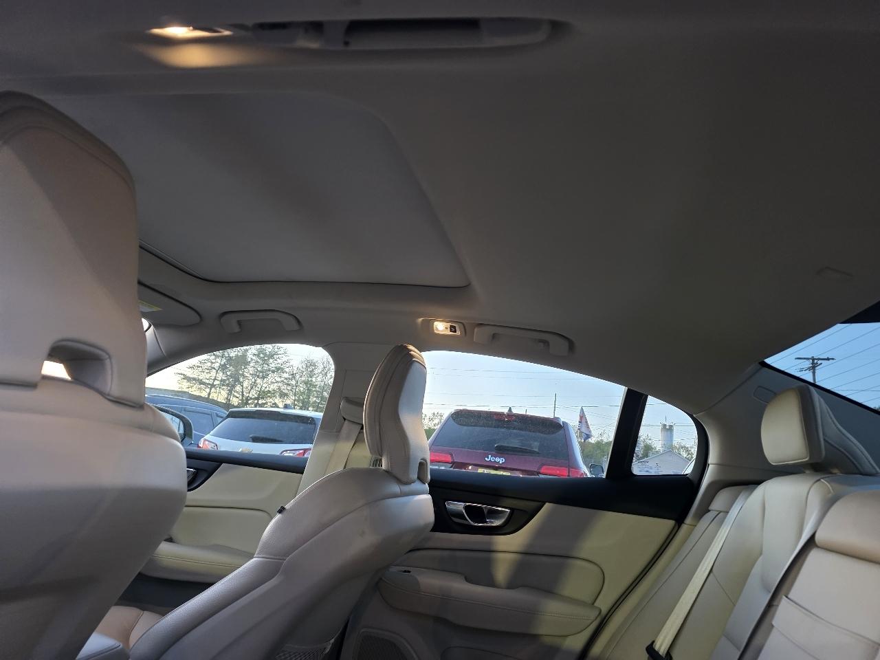 Volvo S60 T6 Momentum AWD 2019