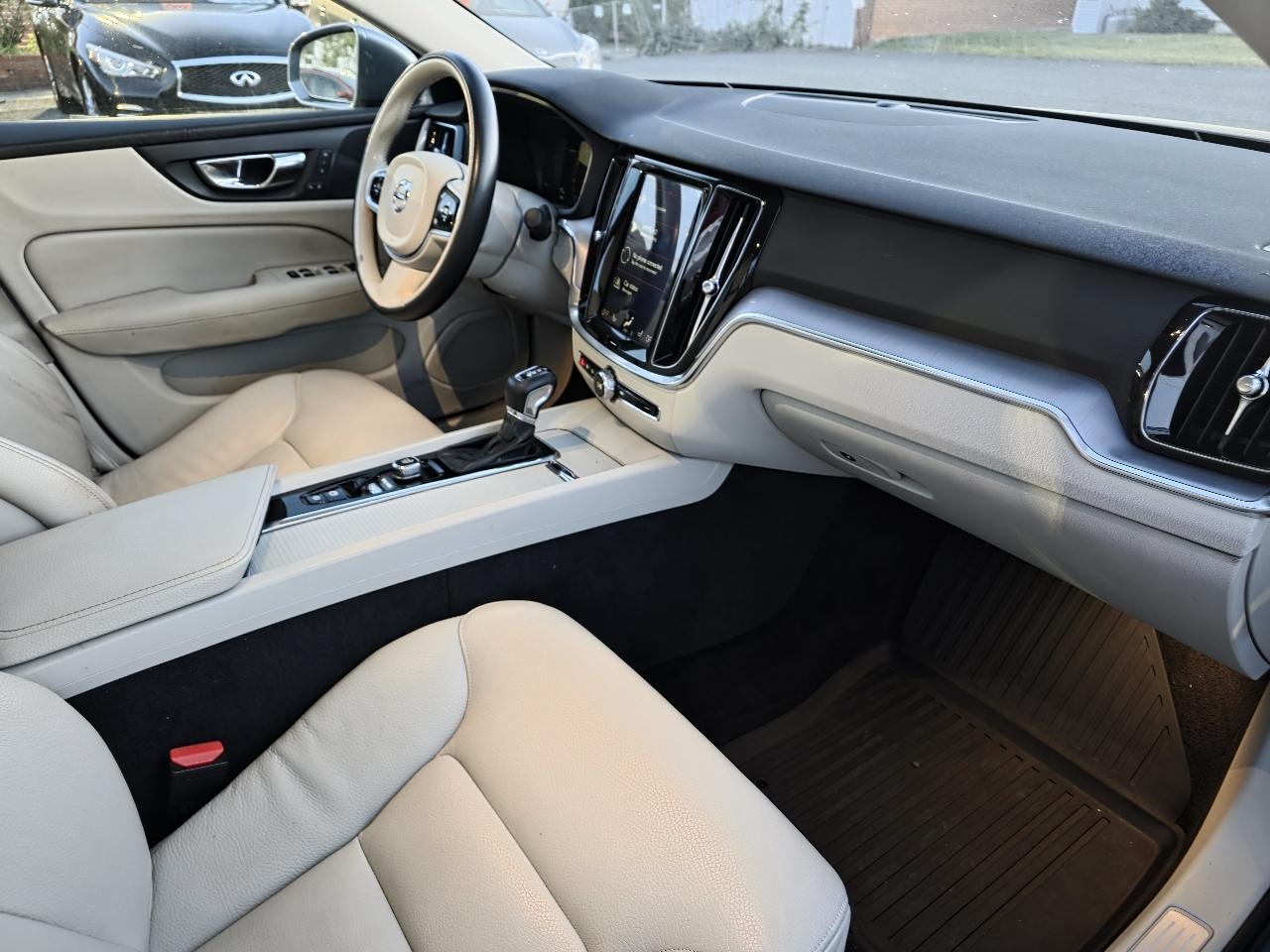 Volvo S60 T6 Momentum AWD 2019