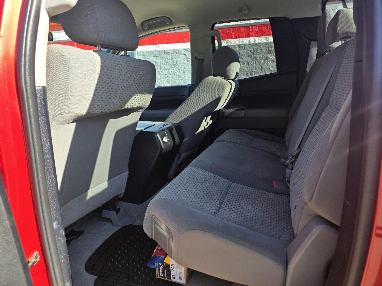 Toyota Tundra Tundra-Grade 5.7L Double Cab 4WD 2011