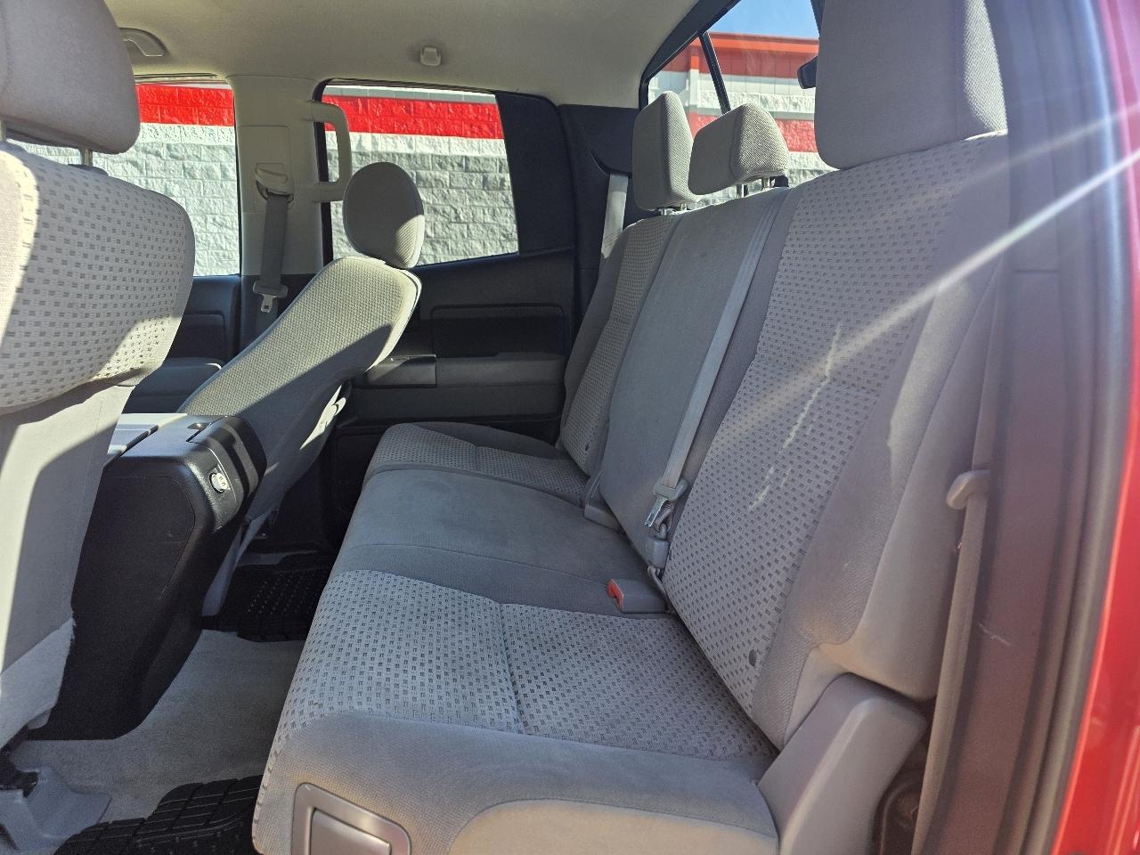 Toyota Tundra Tundra-Grade 5.7L Double Cab 4WD 2011