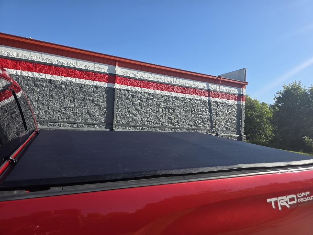 Toyota Tundra Tundra-Grade 5.7L Double Cab 4WD 2011