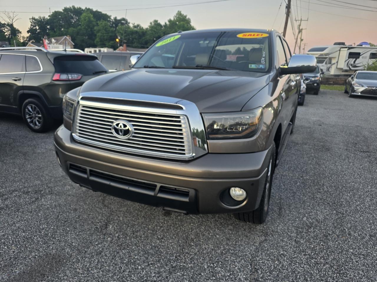 Toyota Tundra Limited 5.7L CrewMax 4WD 2011