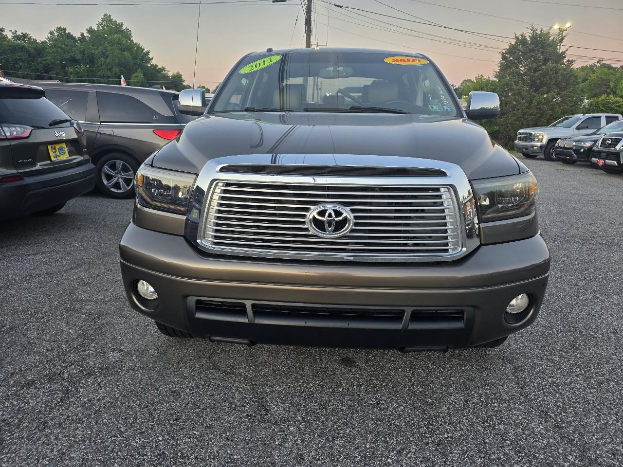 Toyota Tundra Limited 5.7L CrewMax 4WD 2011