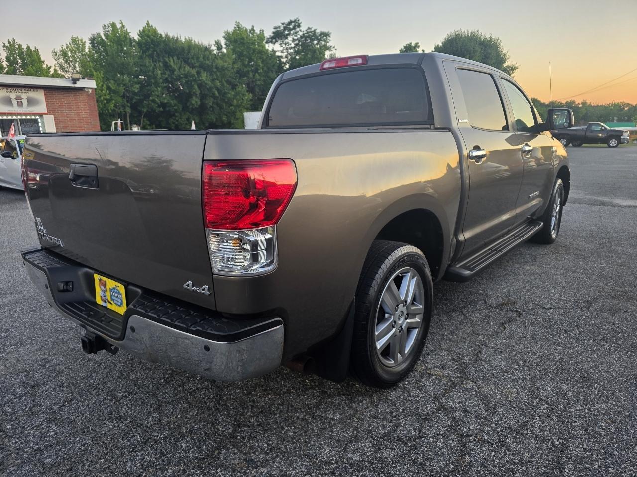 Toyota Tundra Limited 5.7L CrewMax 4WD 2011