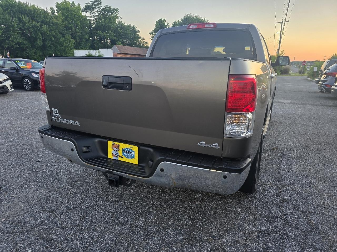 Toyota Tundra Limited 5.7L CrewMax 4WD 2011