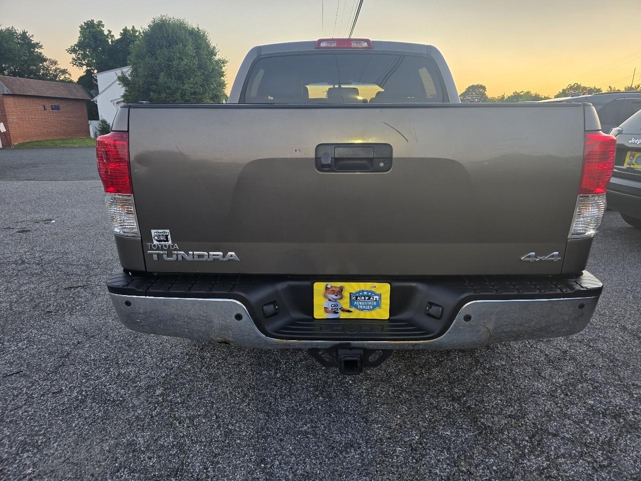Toyota Tundra Limited 5.7L CrewMax 4WD 2011