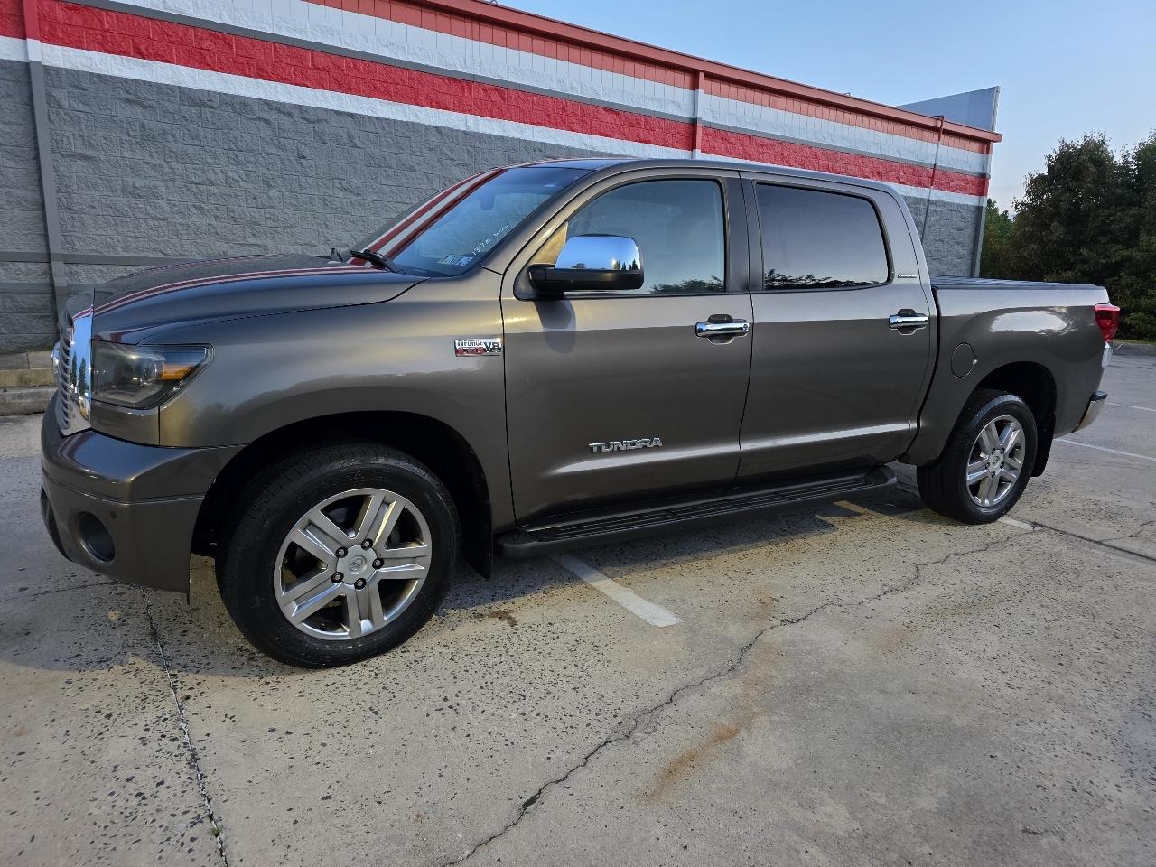 Toyota Tundra Limited 5.7L CrewMax 4WD 2011