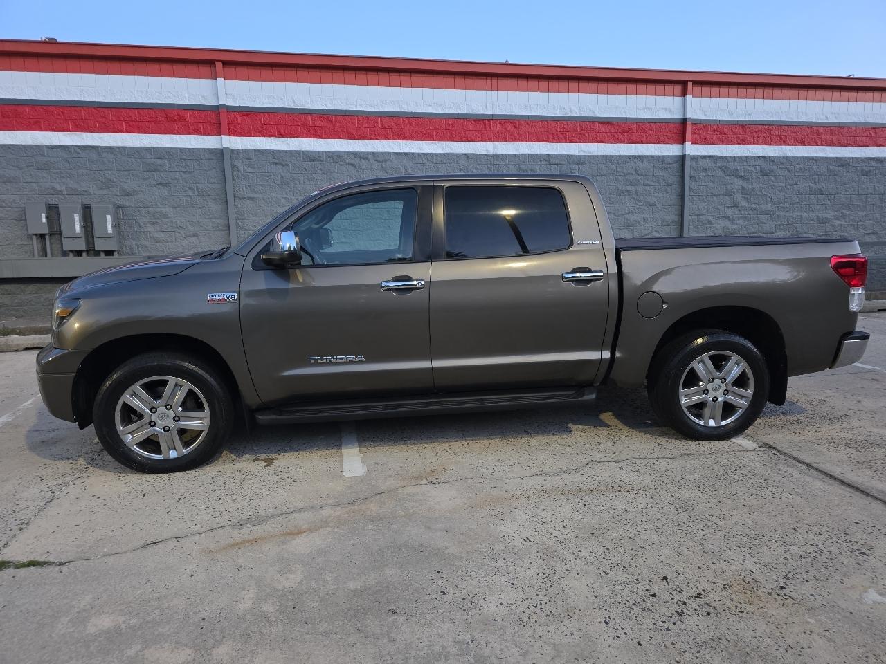 Toyota Tundra Limited 5.7L CrewMax 4WD 2011