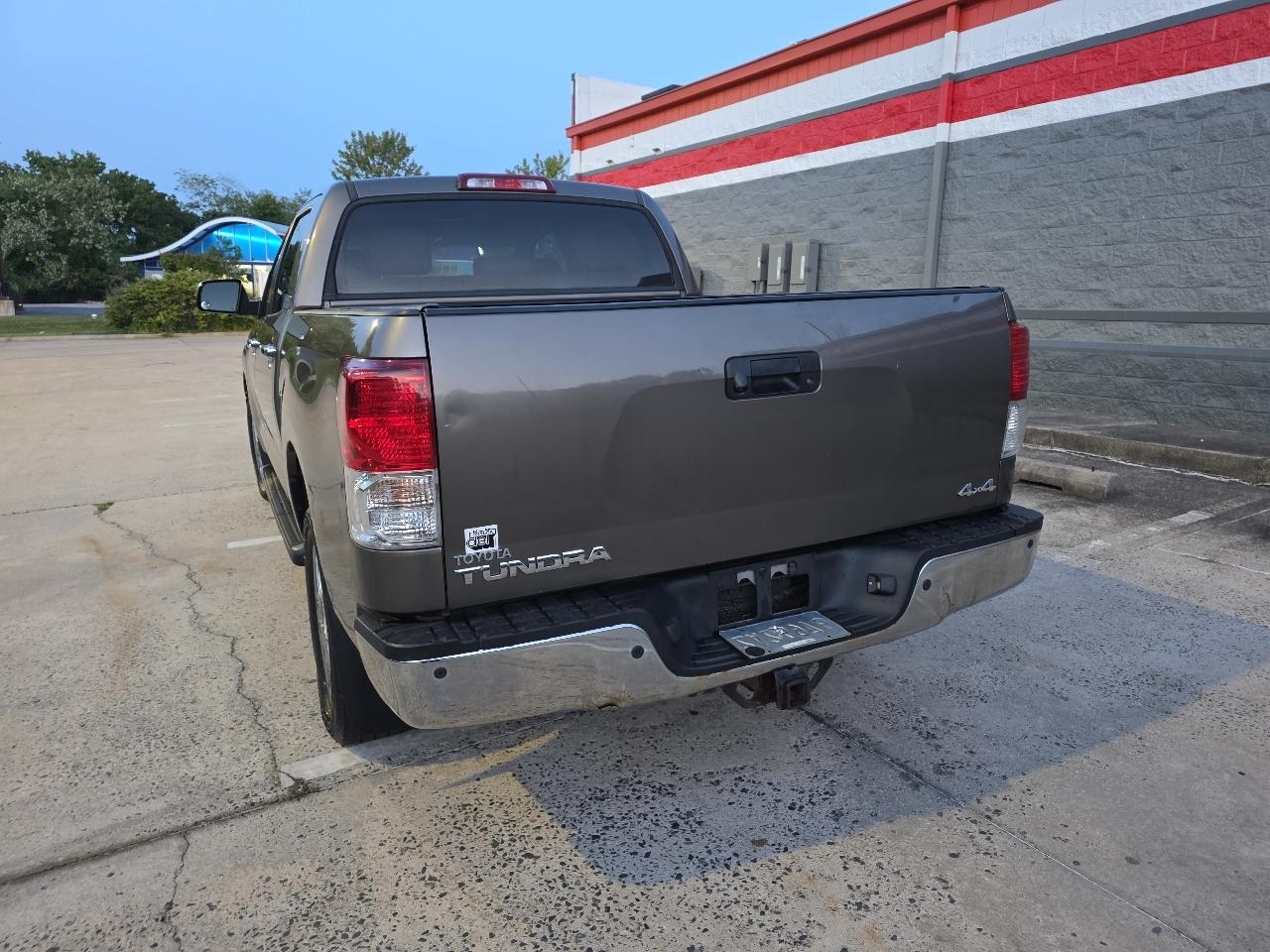 Toyota Tundra Limited 5.7L CrewMax 4WD 2011