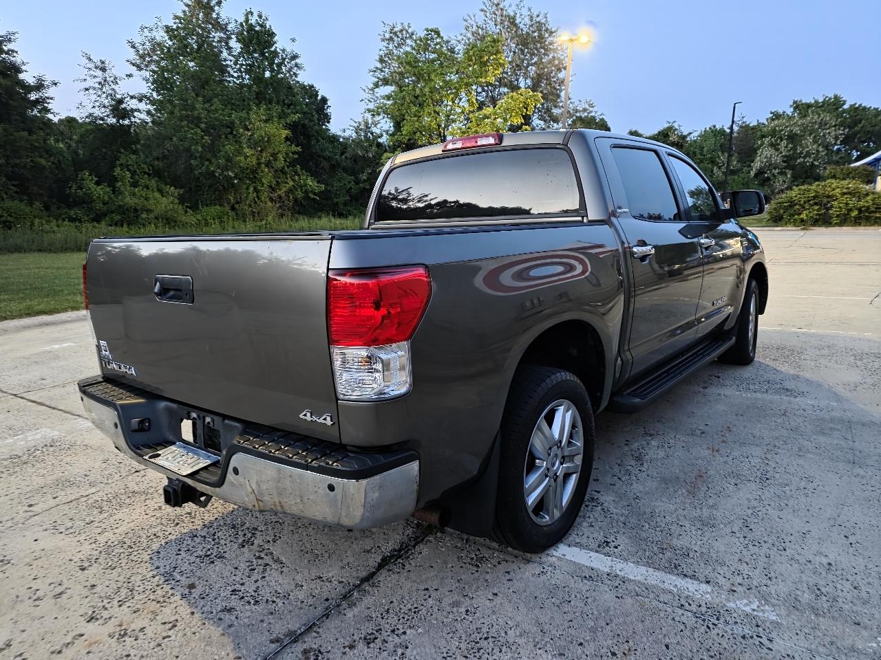Toyota Tundra Limited 5.7L CrewMax 4WD 2011