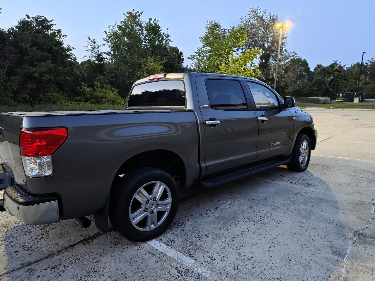 Toyota Tundra Limited 5.7L CrewMax 4WD 2011