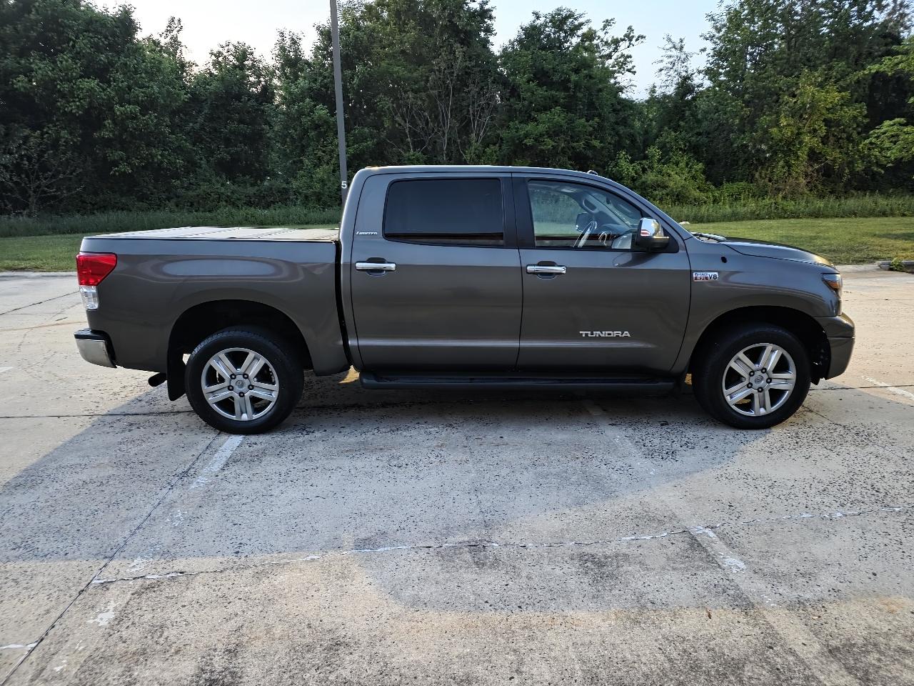 Toyota Tundra Limited 5.7L CrewMax 4WD 2011