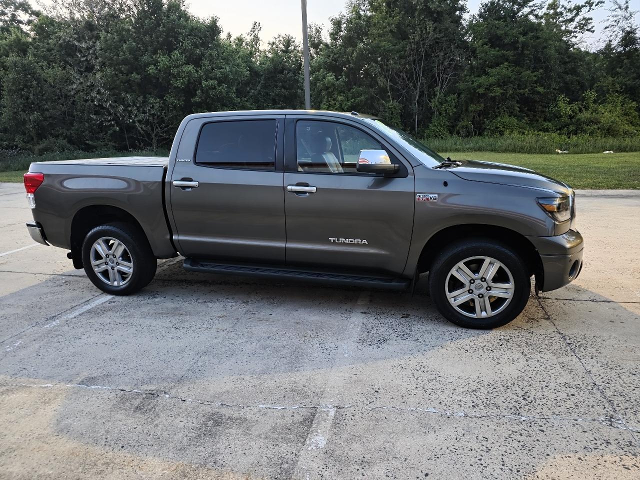 Toyota Tundra Limited 5.7L CrewMax 4WD 2011