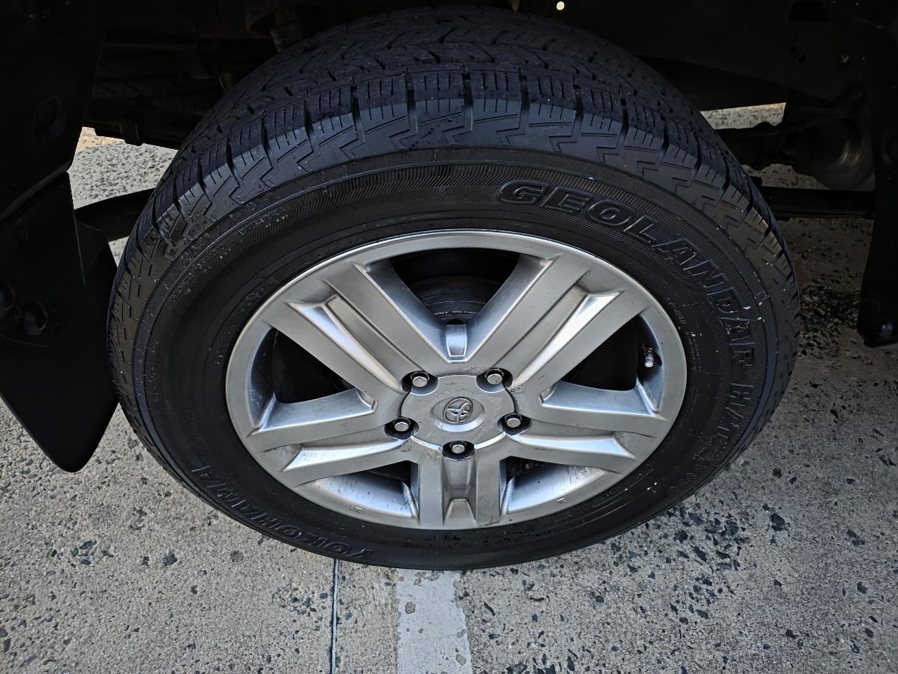 Toyota Tundra Limited 5.7L CrewMax 4WD 2011