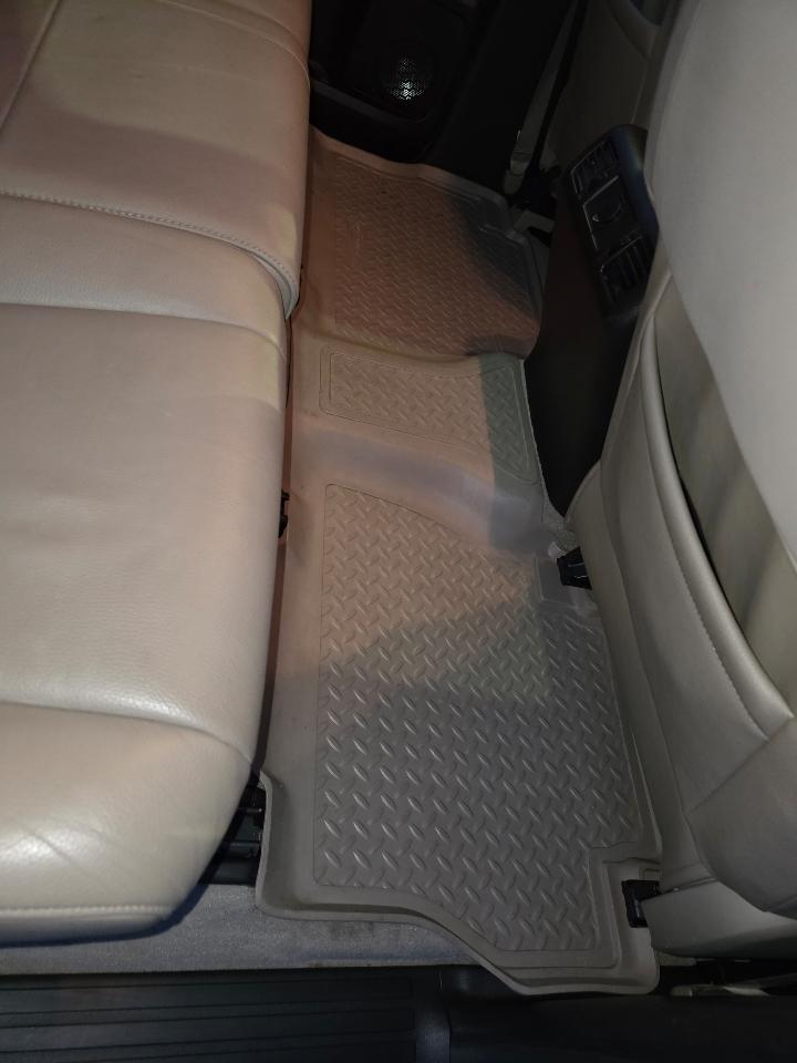Toyota Tundra Limited 5.7L CrewMax 4WD 2011