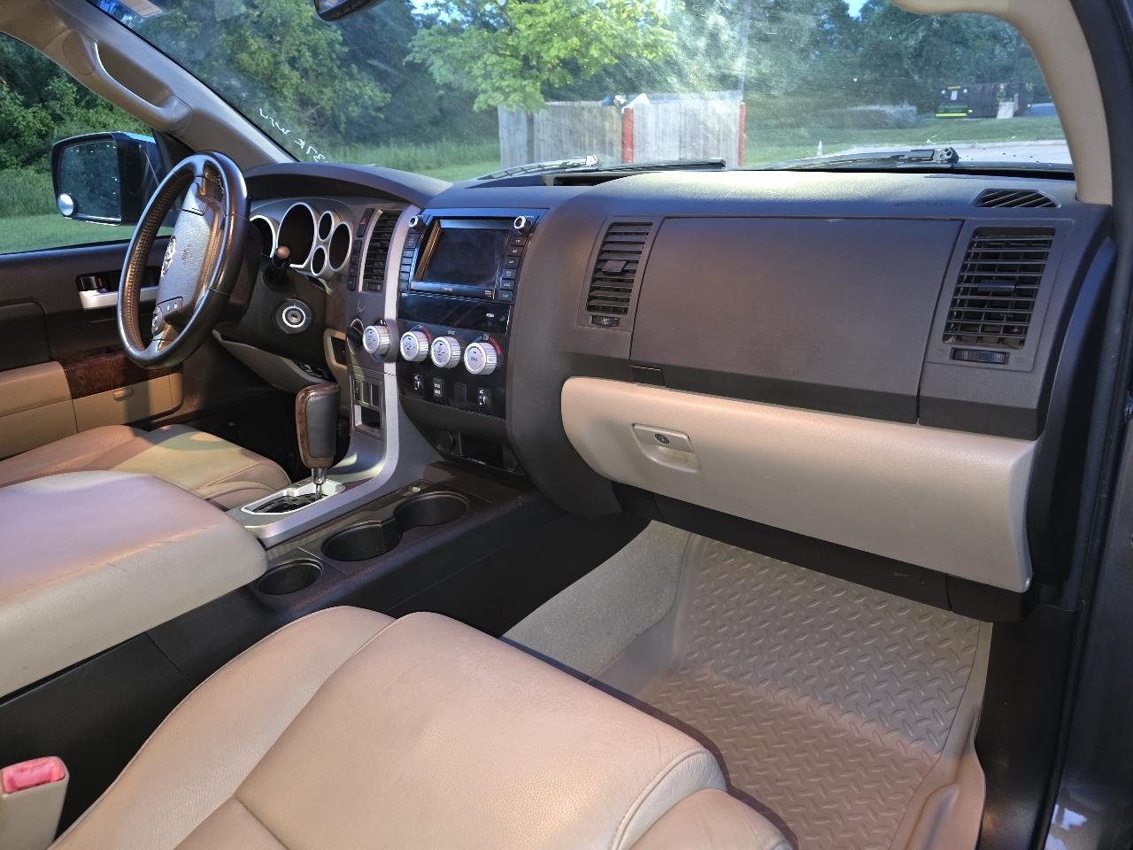 Toyota Tundra Limited 5.7L CrewMax 4WD 2011