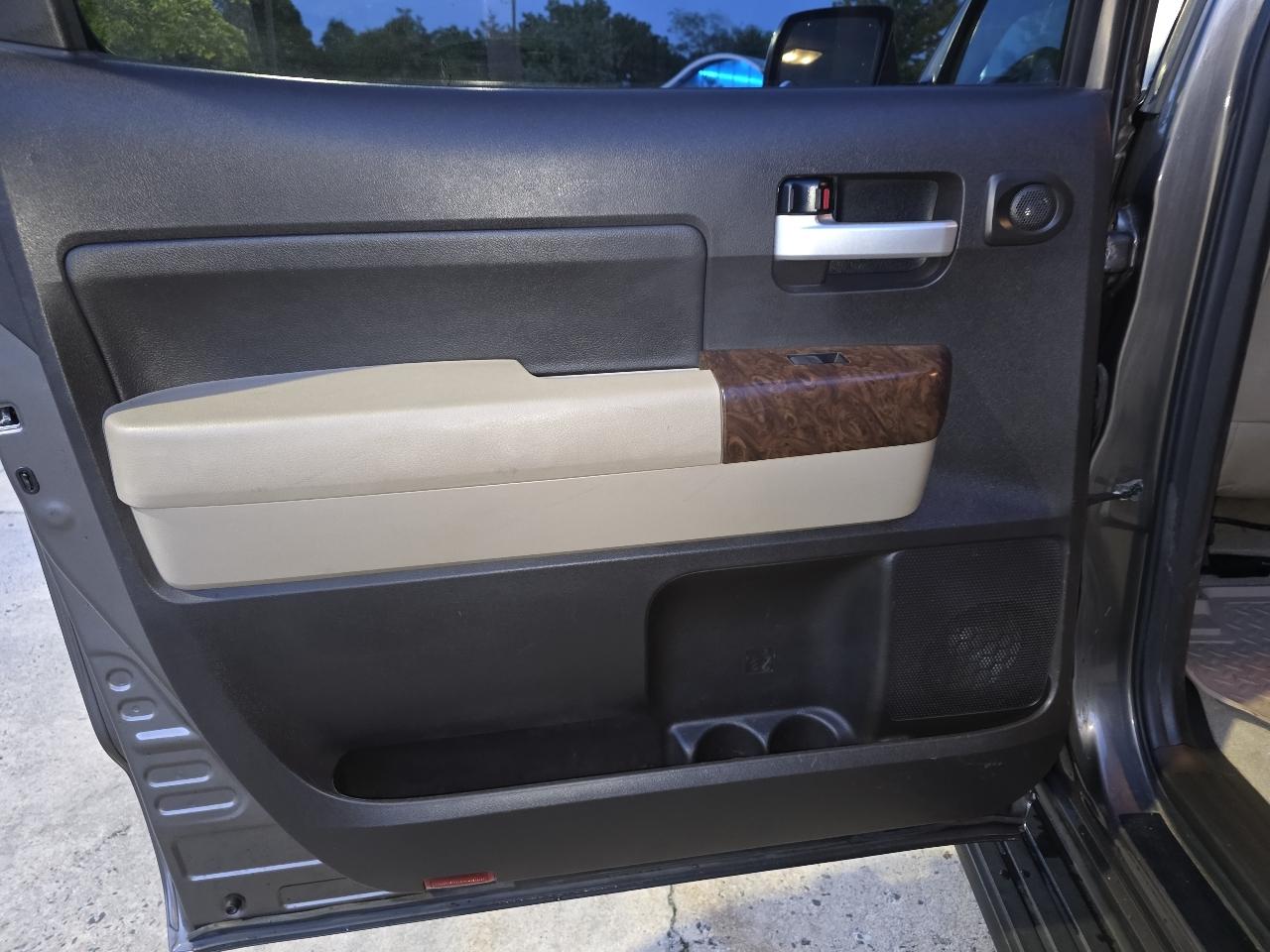Toyota Tundra Limited 5.7L CrewMax 4WD 2011