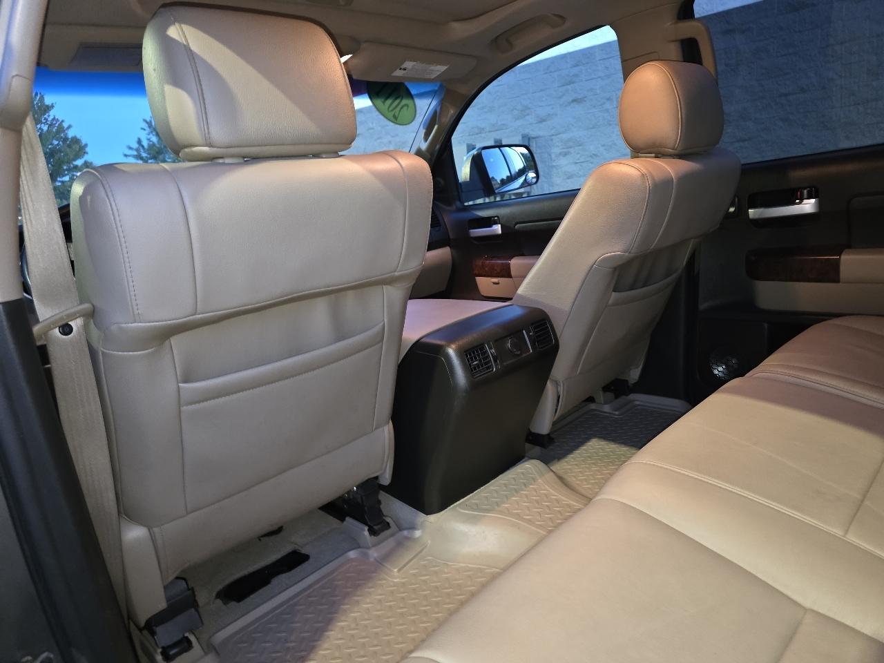 Toyota Tundra Limited 5.7L CrewMax 4WD 2011