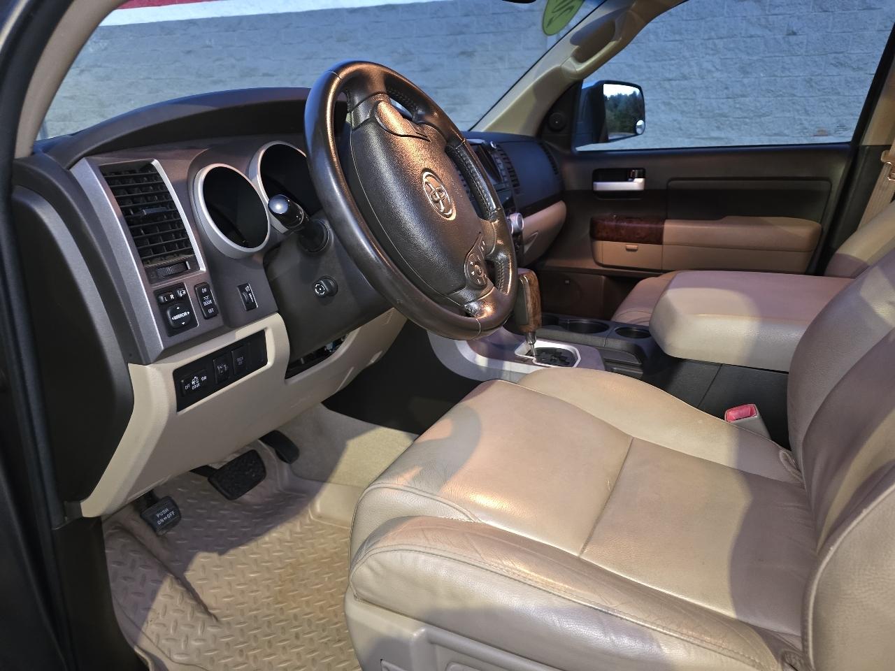 Toyota Tundra Limited 5.7L CrewMax 4WD 2011
