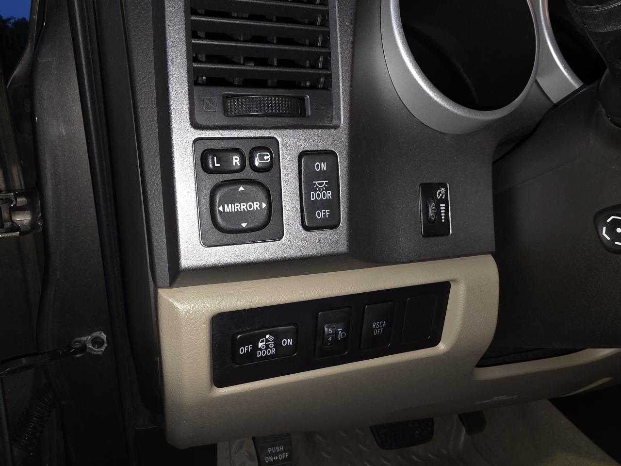 Toyota Tundra Limited 5.7L CrewMax 4WD 2011