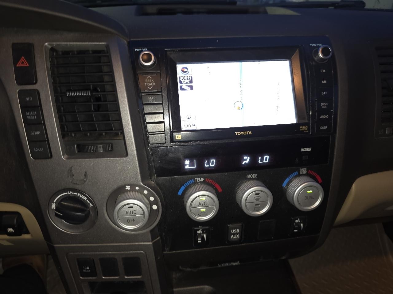 Toyota Tundra Limited 5.7L CrewMax 4WD 2011