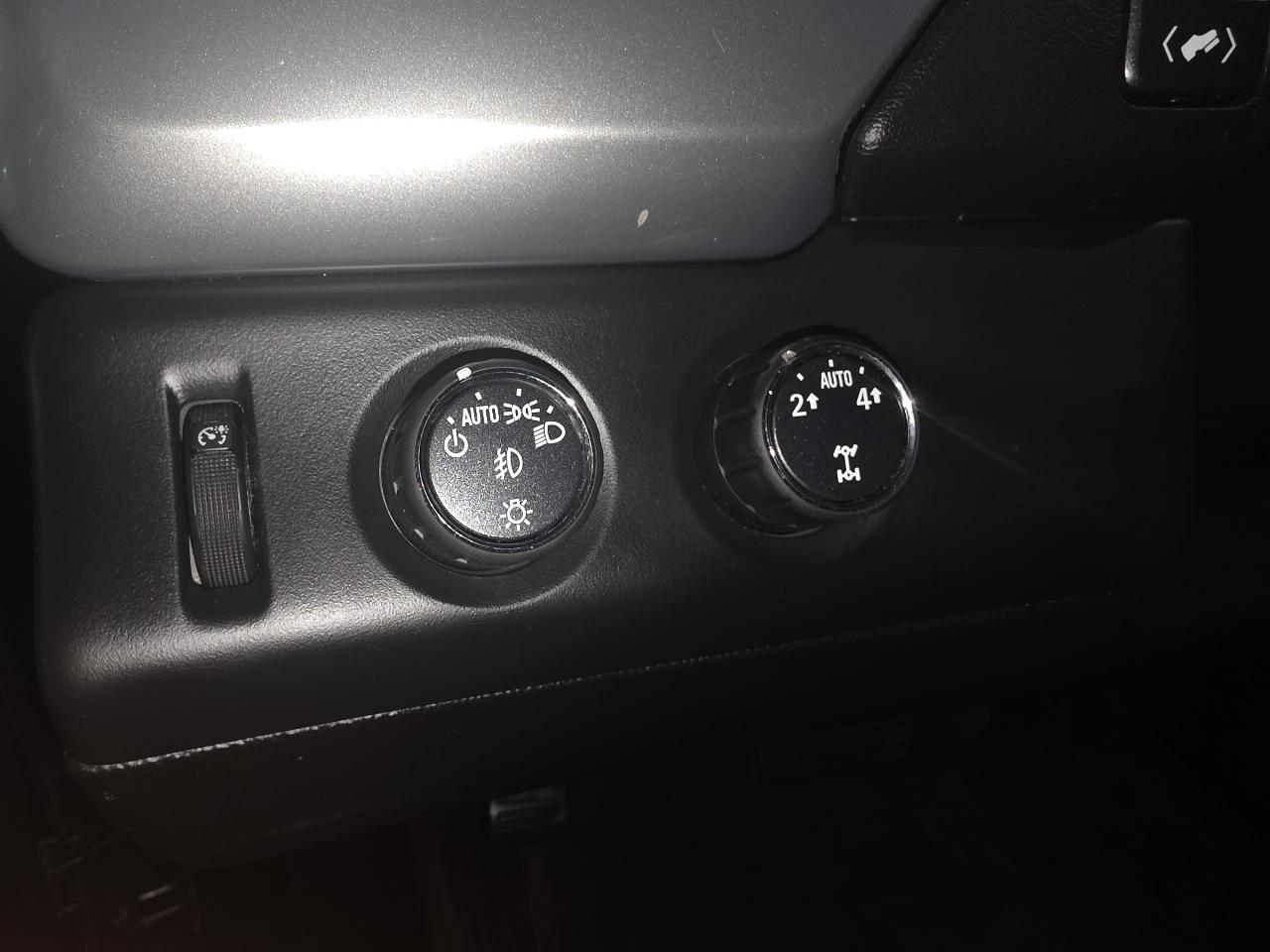 Chevrolet Suburban LTZ 1500 4WD 2015