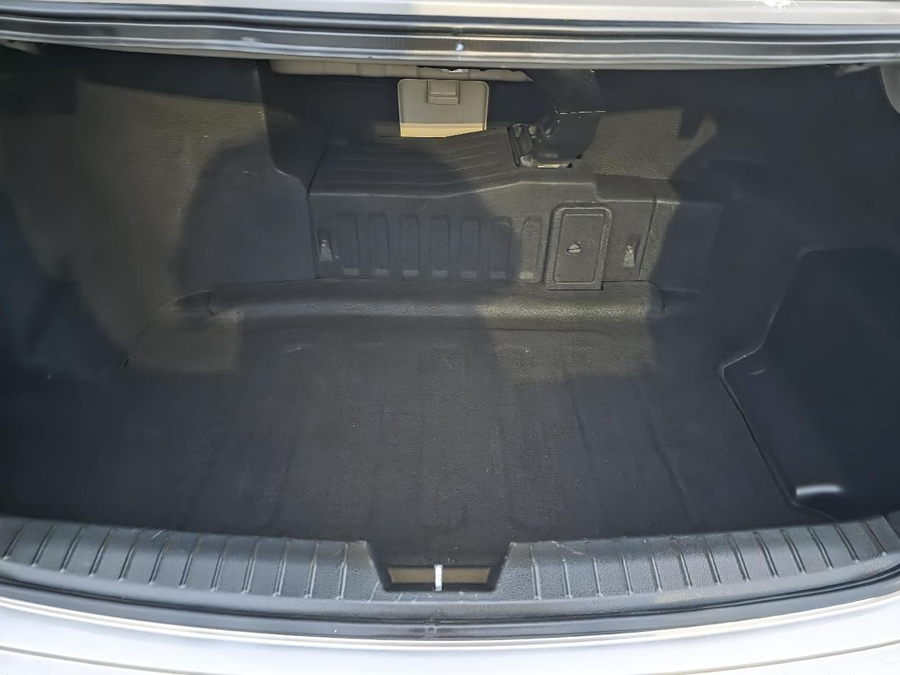 Kia Optima Hybrid Sedan 2012
