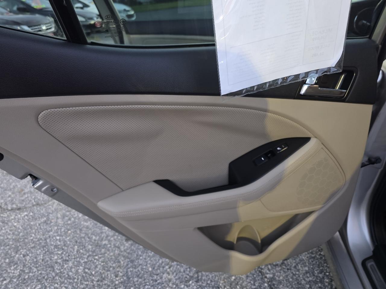 Kia Optima Hybrid Sedan 2012