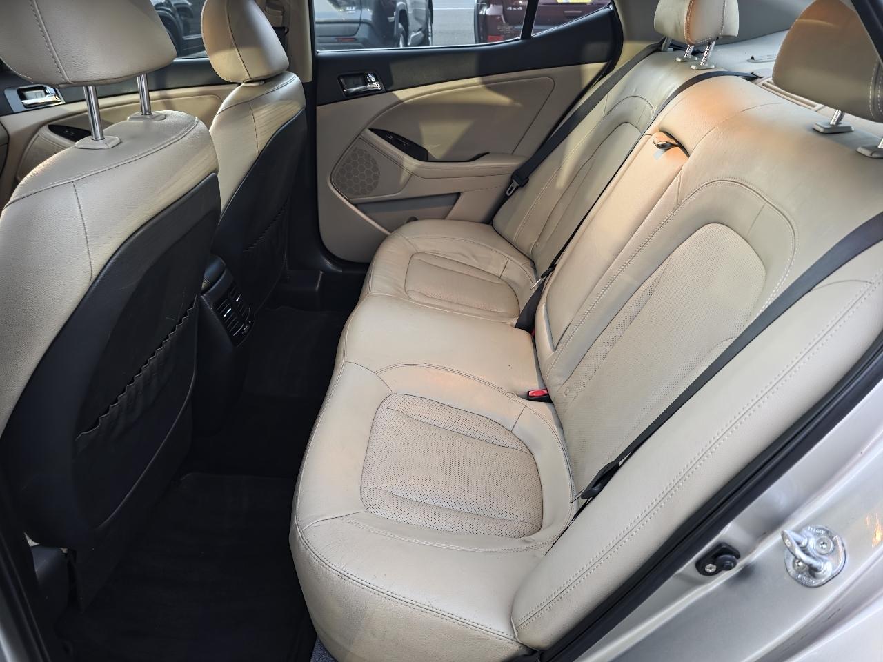 Kia Optima Hybrid Sedan 2012