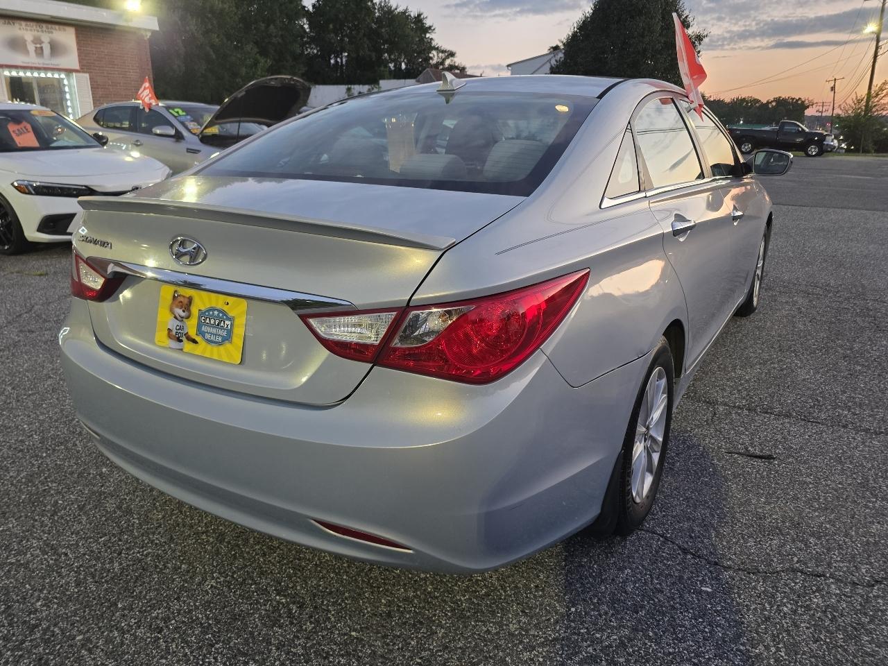 Hyundai Sonata GLS Manual 2012