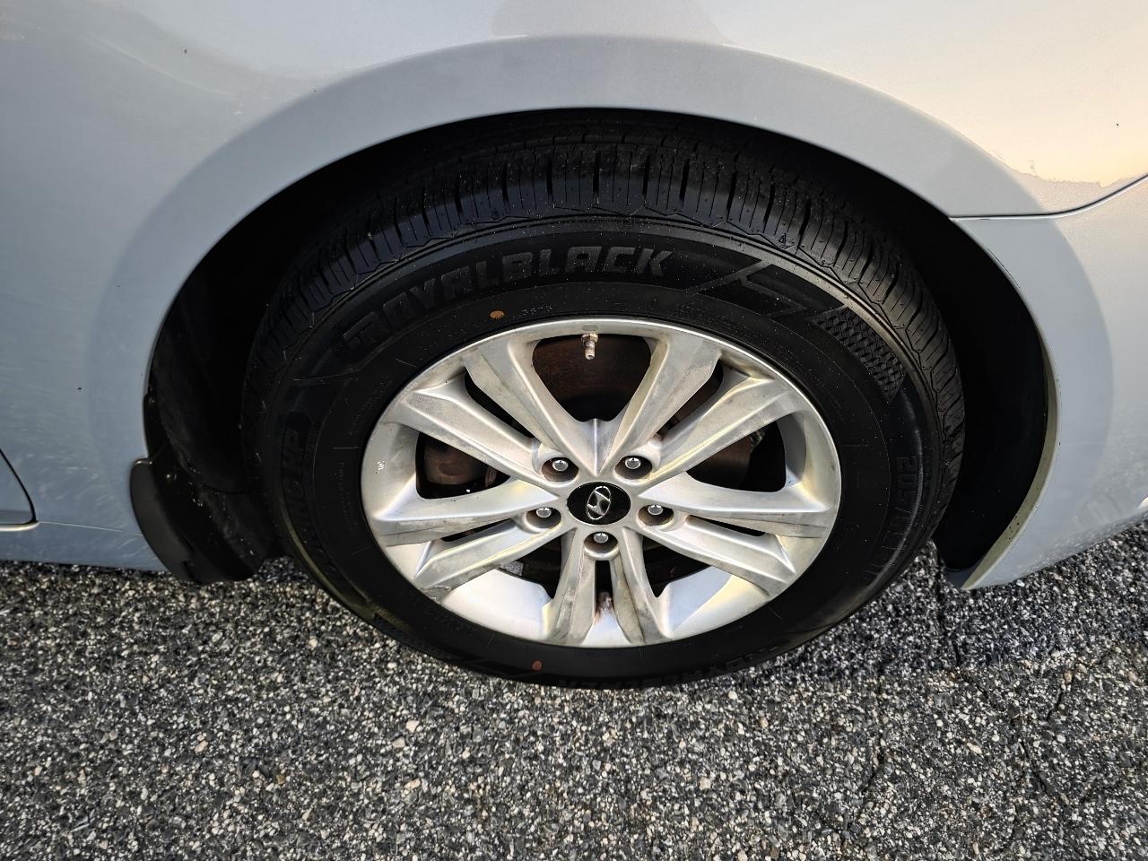 Hyundai Sonata GLS Manual 2012