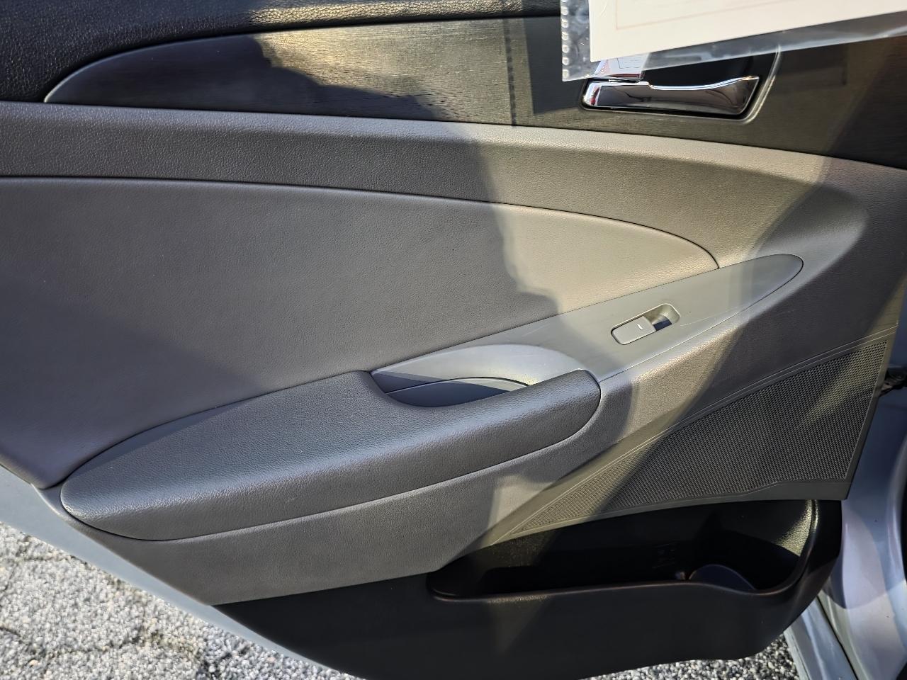 Hyundai Sonata GLS Manual 2012