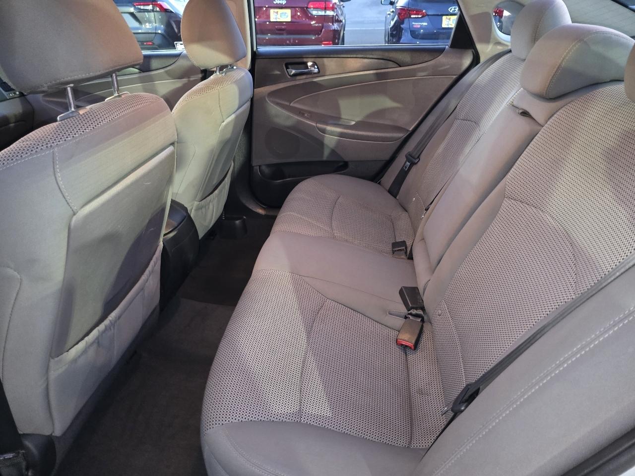 Hyundai Sonata GLS Manual 2012