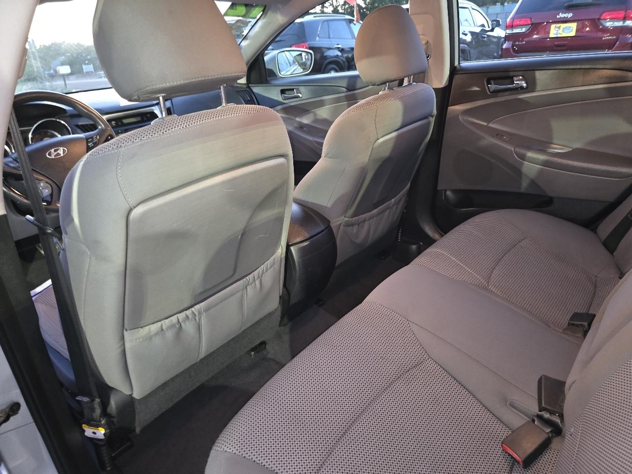 Hyundai Sonata GLS Manual 2012