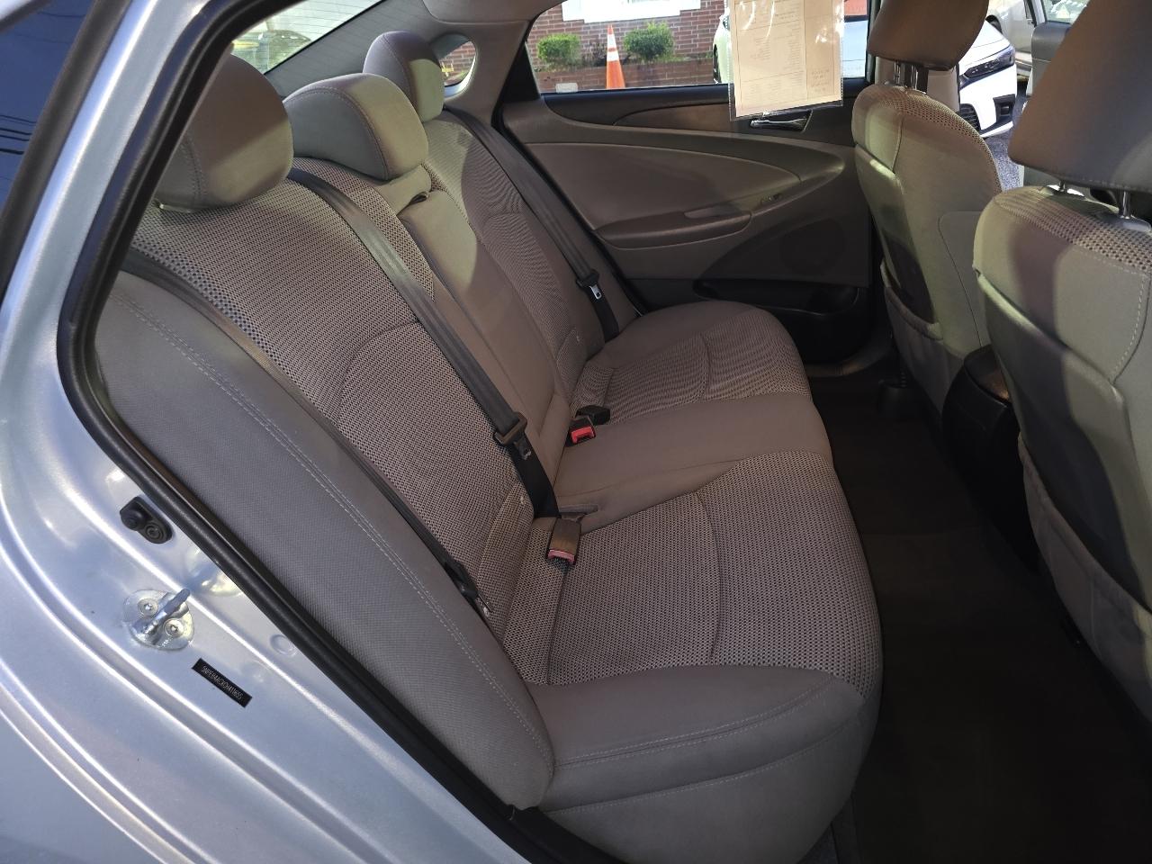 Hyundai Sonata GLS Manual 2012
