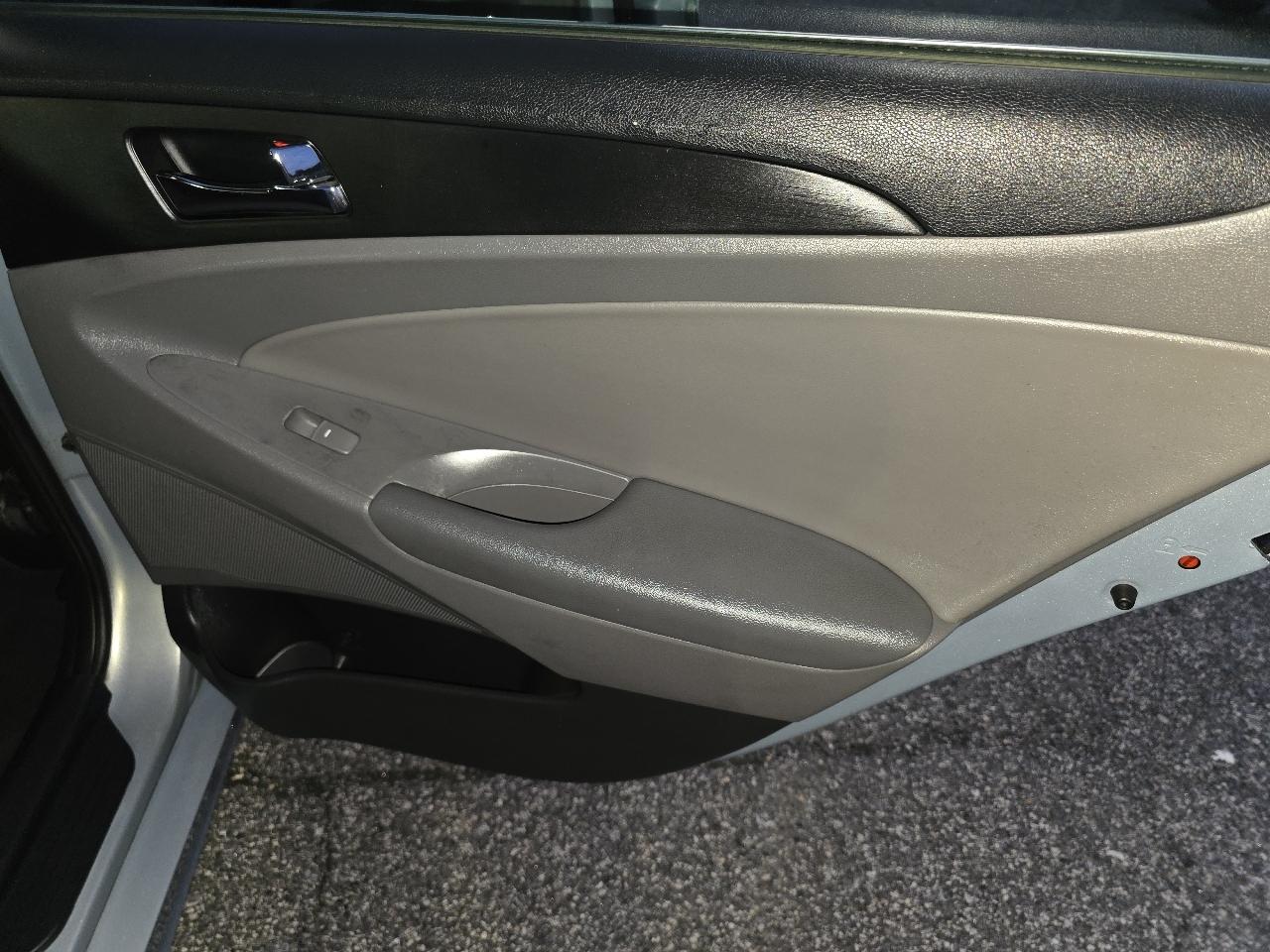 Hyundai Sonata GLS Manual 2012