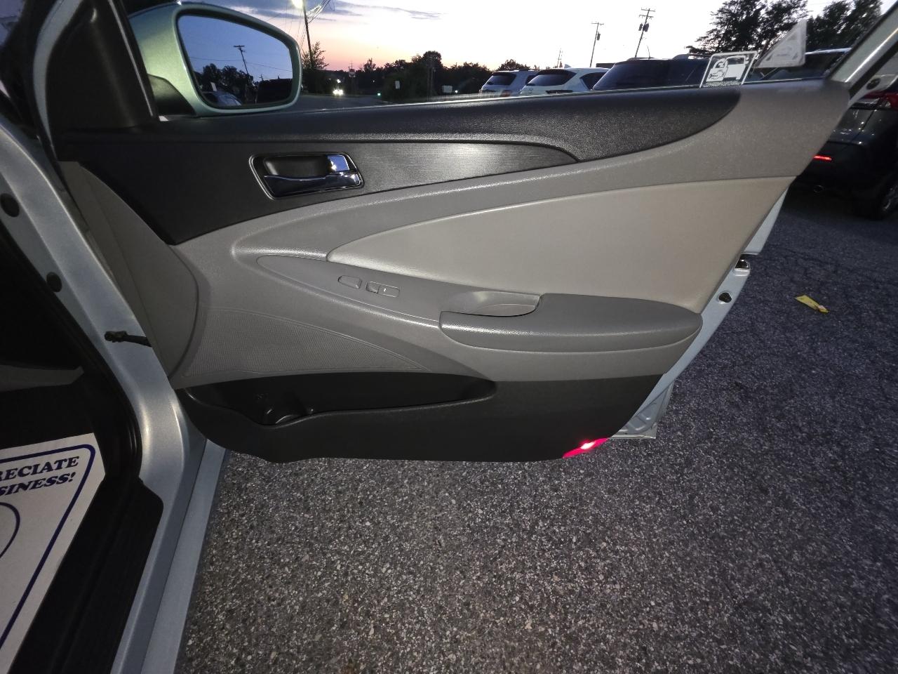 Hyundai Sonata GLS Manual 2012