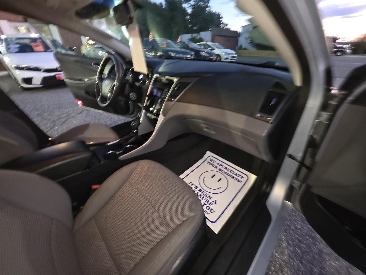Hyundai Sonata GLS Manual 2012