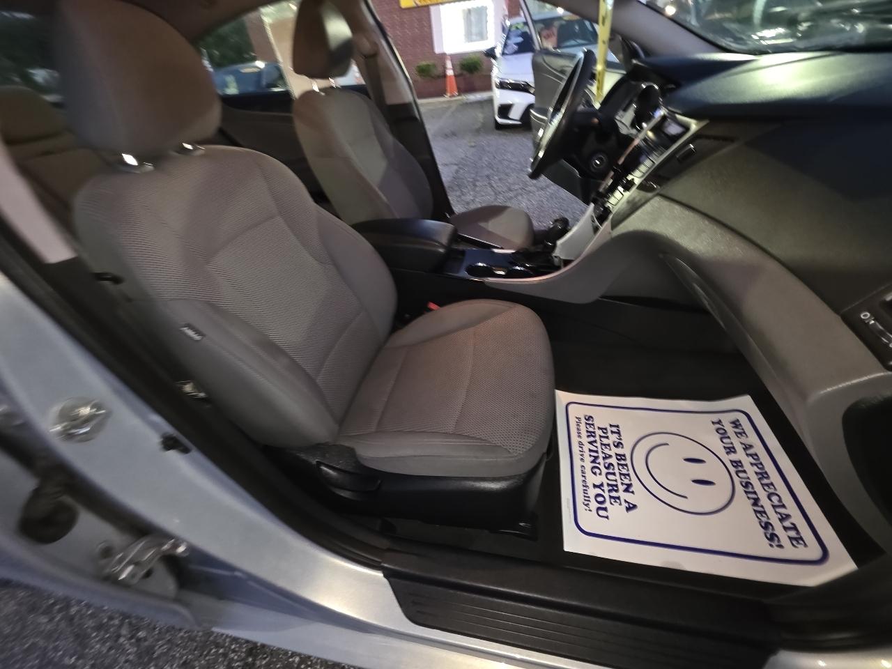 Hyundai Sonata GLS Manual 2012