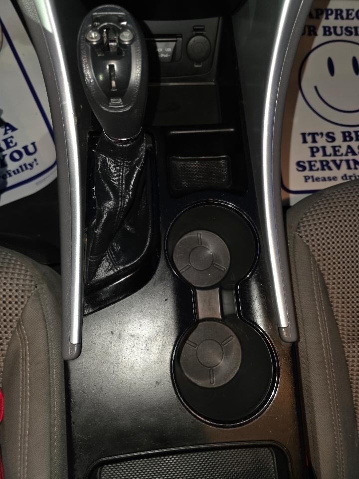 Hyundai Sonata GLS Manual 2012