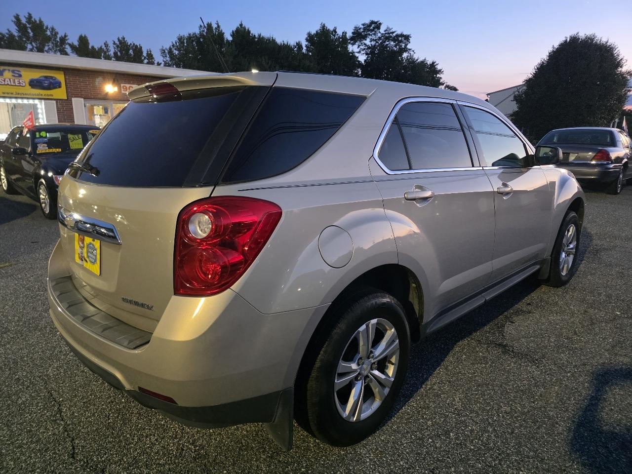 Chevrolet Equinox LS 2WD 2011