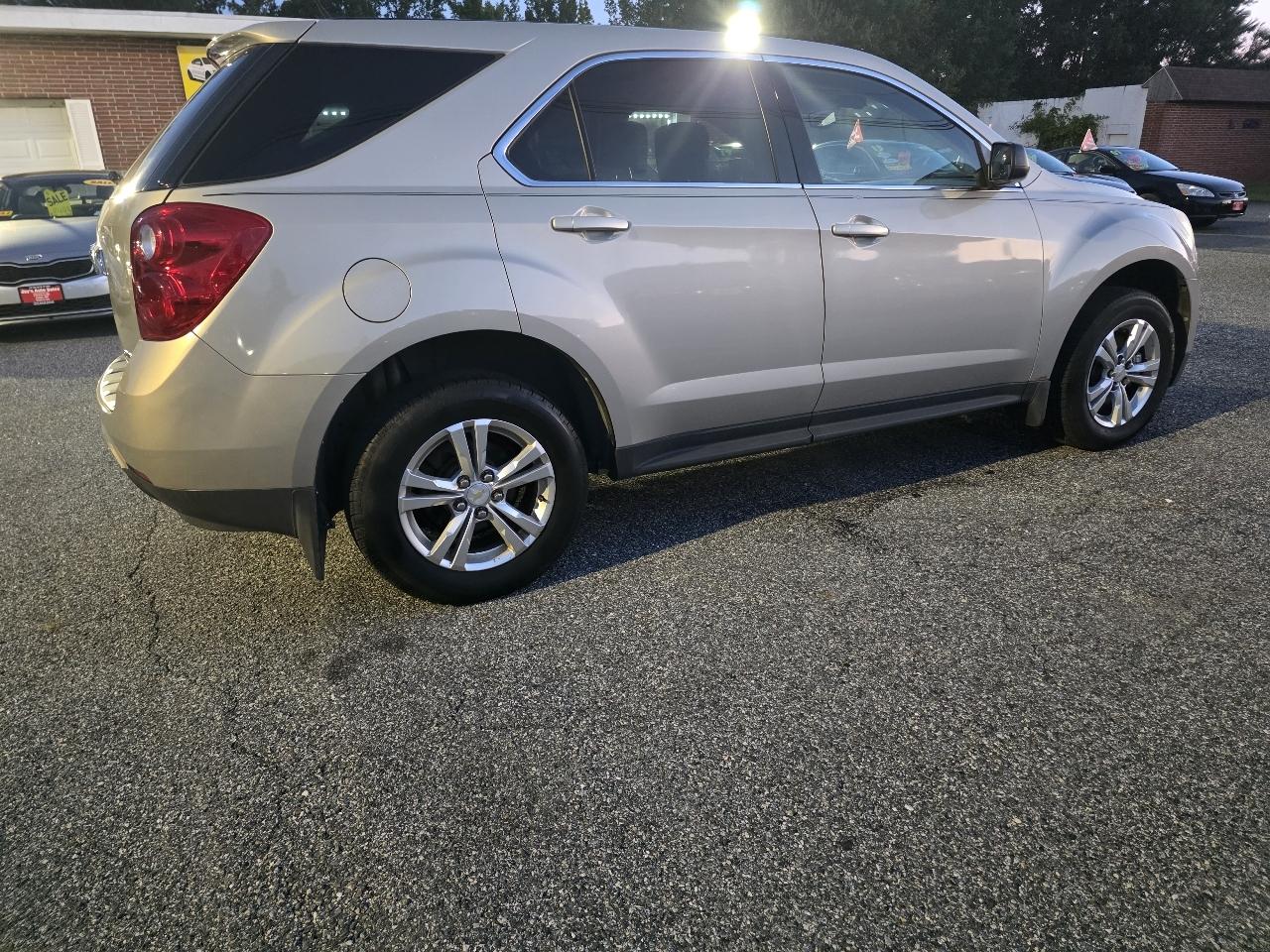 Chevrolet Equinox LS 2WD 2011