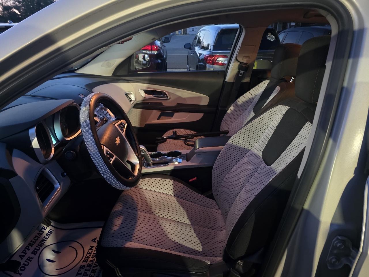 Chevrolet Equinox LS 2WD 2011