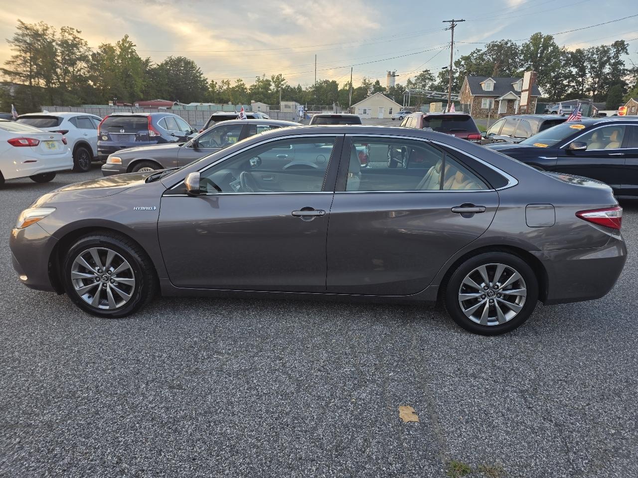 Toyota Camry Hybrid XLE 2015